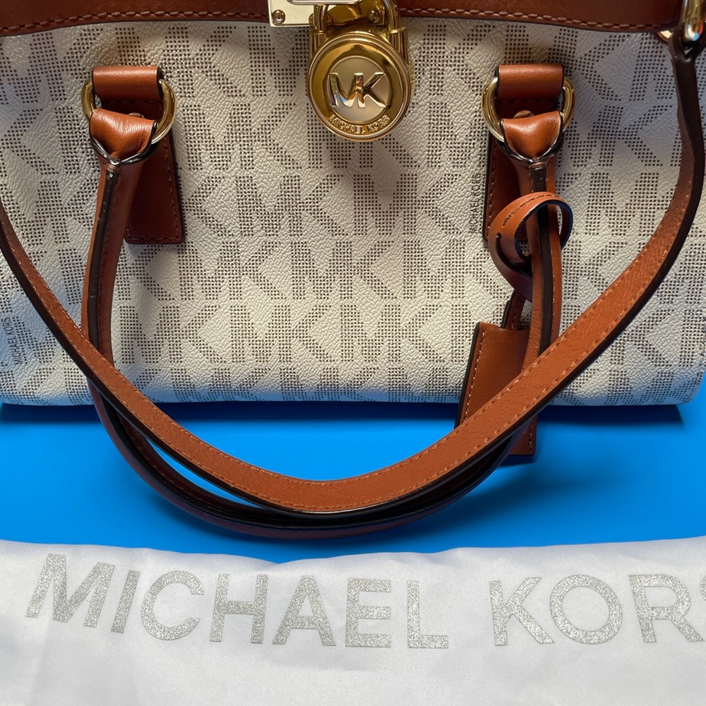 Michael Kors Hand bag!